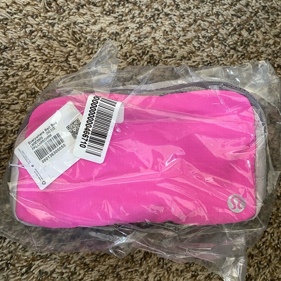 lululemon athletica Bags Nwt Lululemon Og L Everywhere Belt Bag Pow